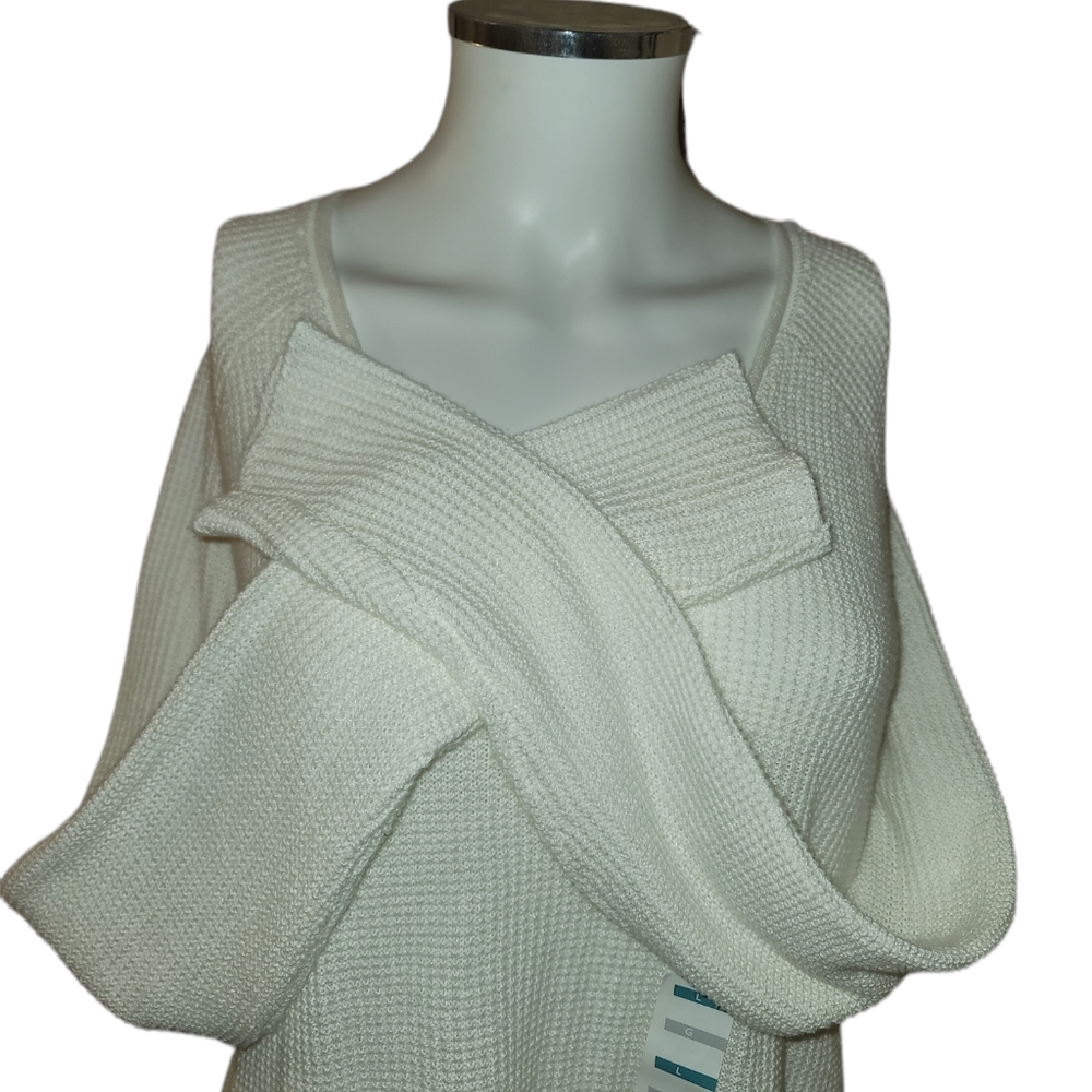 sweater - Picture 7 of 15